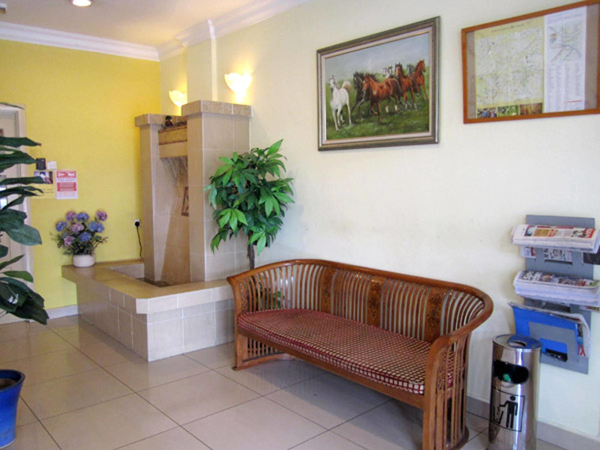 Sun Inns Hotel D'Mind Seri Kembangan Exteriör bild
