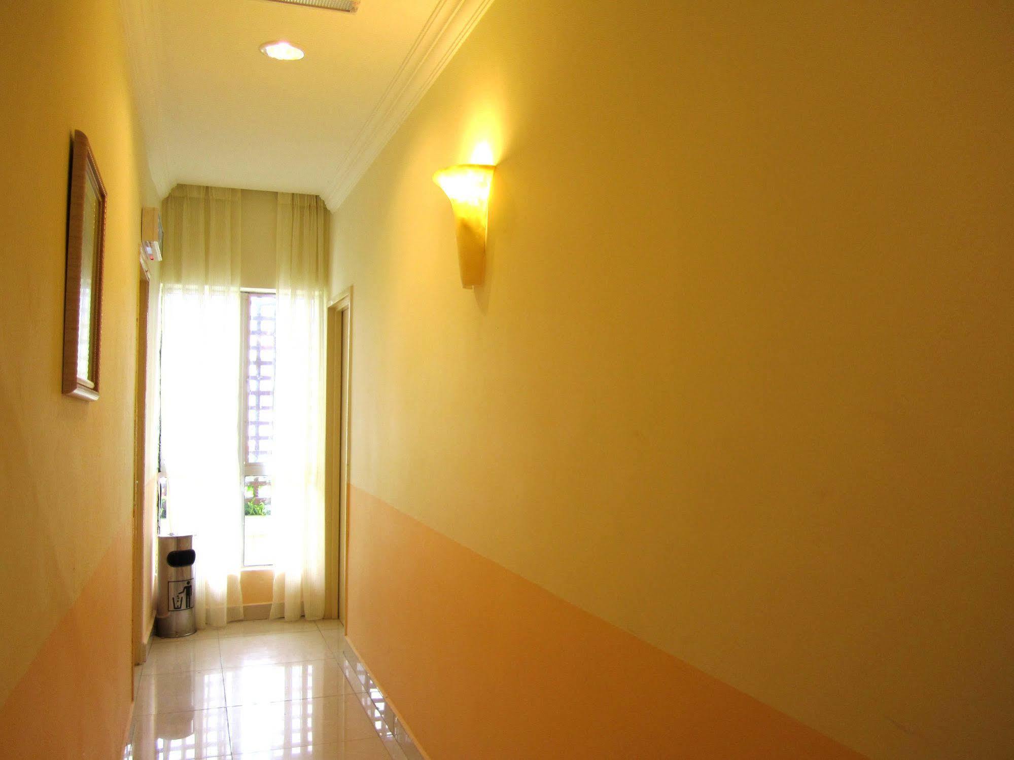 Sun Inns Hotel D'Mind Seri Kembangan Exteriör bild